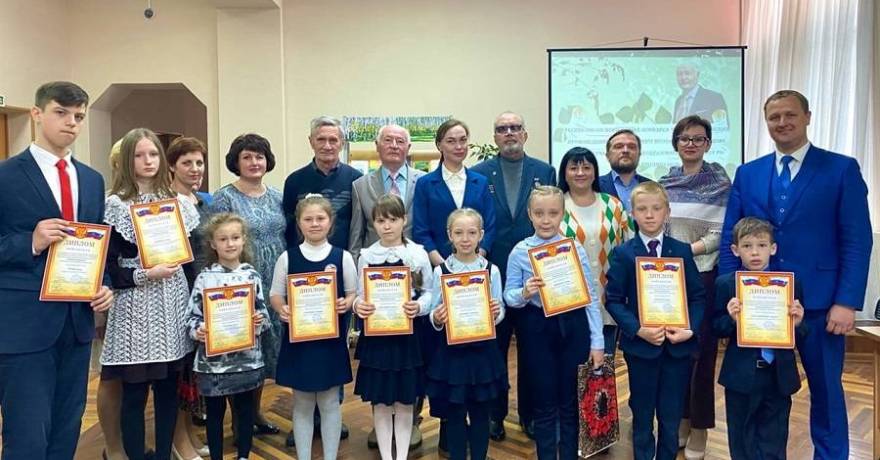 В Саранске завершился конкурс чтецов, посвященный 65-летию эрзянского поэта Геннадия Гребенцова