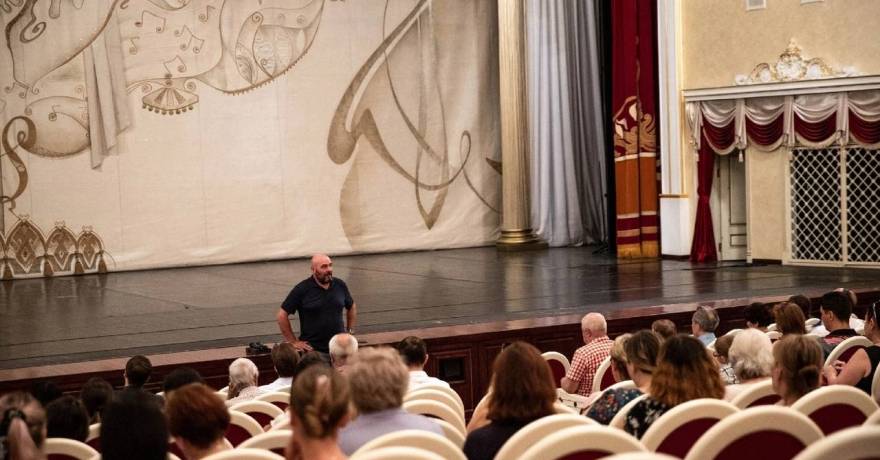 Зрителей музыкального театр им. И.М. Яушева ждёт очень насыщенный и интересный 87-й театральный сезон