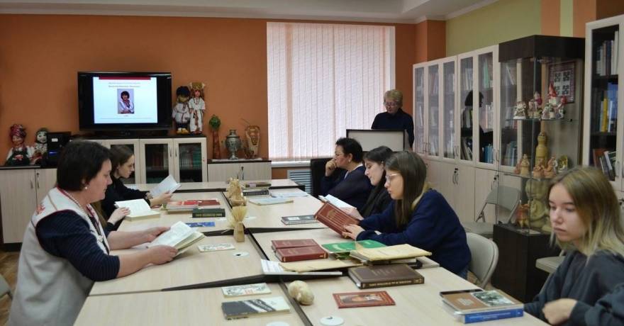 В Саранске работает библиокружок для начинающих изучение мокшанского и эрзянского языков «Говорим на родном языке»